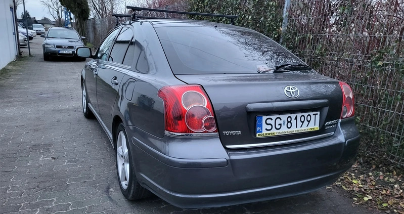Toyota Avensis cena 10900 przebieg: 350000, rok produkcji 2007 z Warszawa małe 326